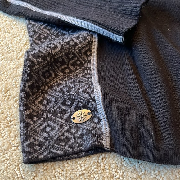 Athleta multi detailed half zip pull over sweater, gray and black size medium - Picture 4 of 7